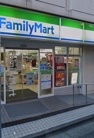 コンビニ　ファミリーマート（コンビニ）まで377m