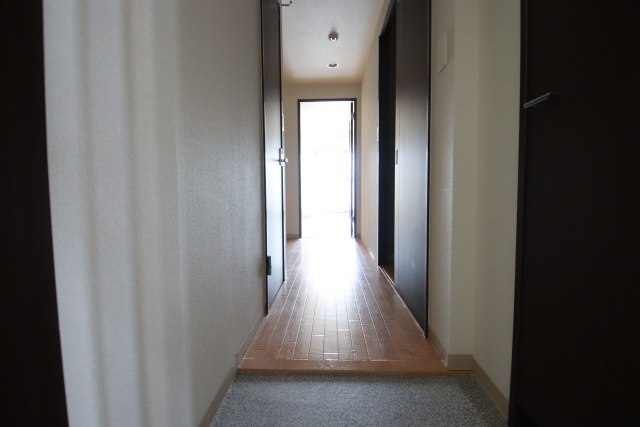 玄関　※別室の参考写真の為、現況優先です。