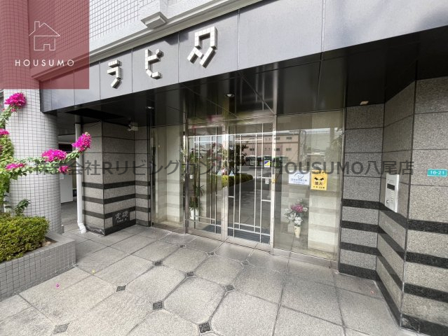 エントランス　ゆとりのあるエントランスです