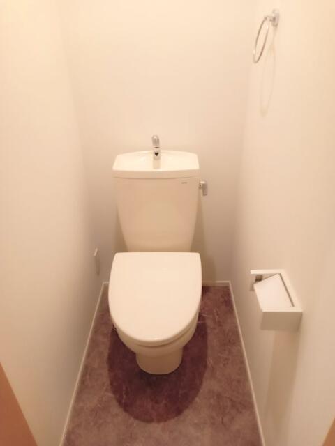 トイレ　清潔感のあるトイレです