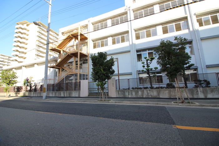 小学校　大阪市立清江小学校（小学校）まで400m