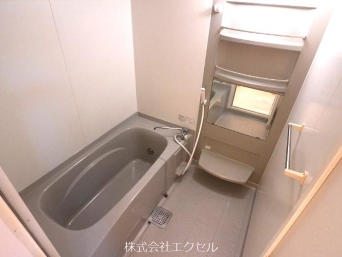 バス・シャワールーム　追い焚き給湯付きです。