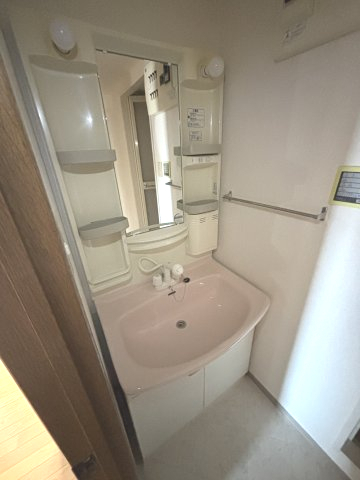 洗面設備　※別部屋参考画像です。