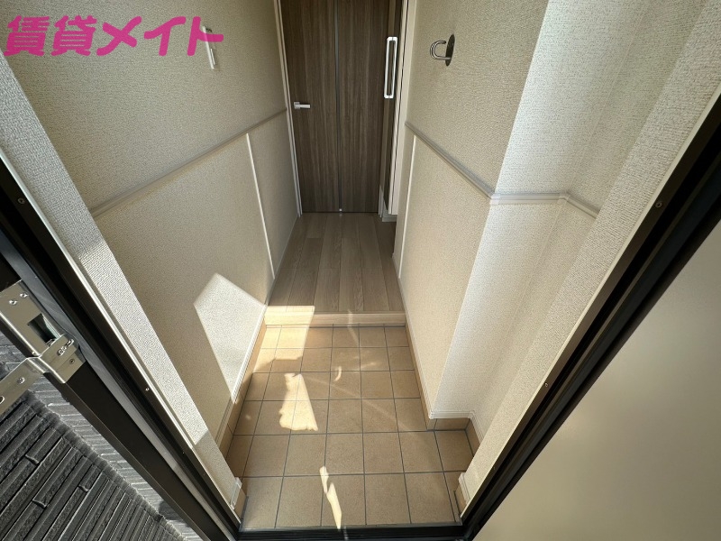 玄関　反転タイプ参考写真