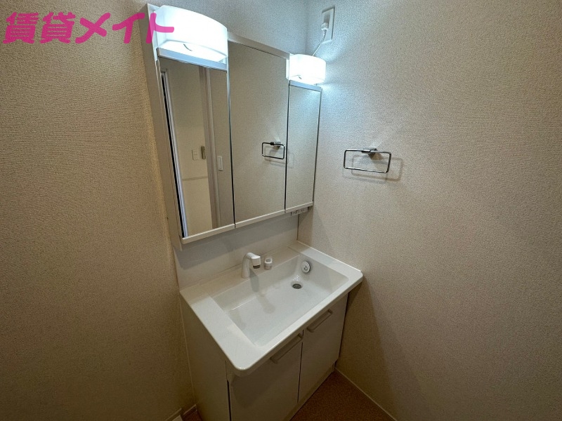 洗面設備　反転タイプ参考写真