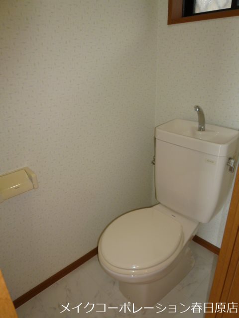 トイレ　写真は同型タイプ
