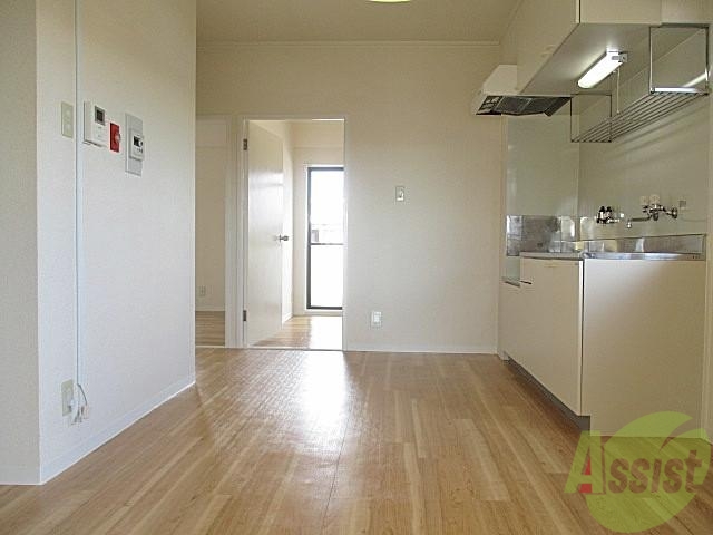 居室・リビング　築年数を感じさせないとってもきれいにリフォームされたお部屋～