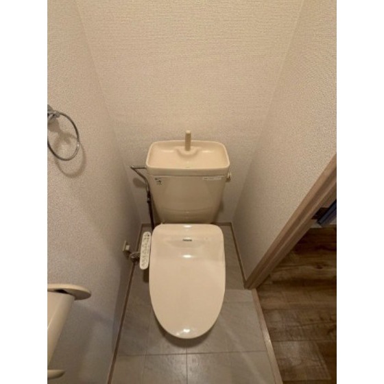 トイレ　別部屋の写真です。