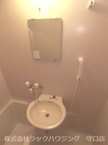 洗面設備　同仕様写真となります。