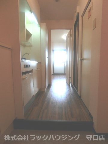 玄関　同仕様写真となります。