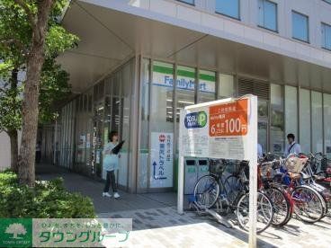 コンビニ　ファミリーマート（コンビニ）まで187m