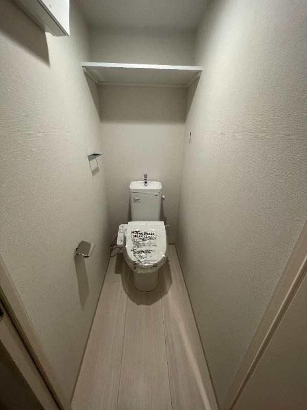 トイレ　同一物件別部屋写真