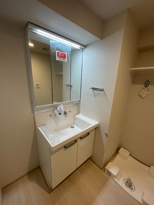 洗面設備　同一物件別部屋写真