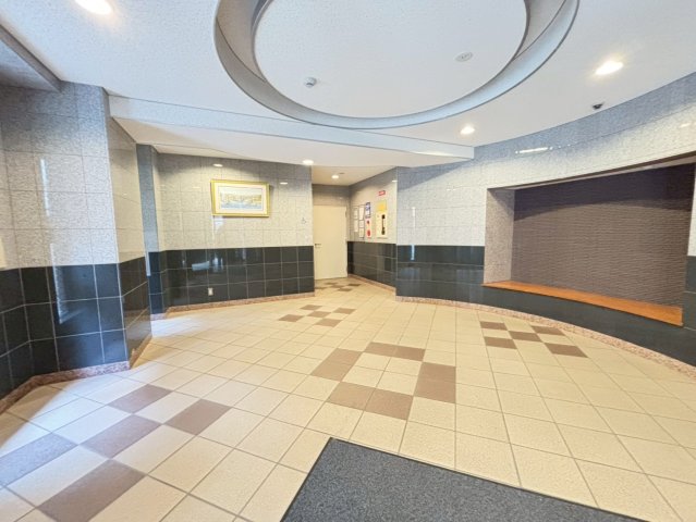 エントランス　詳細は、RISUMO江坂本店までお問合せください♪