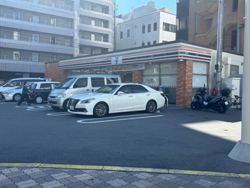 コンビニ　セブンイレブン大阪西中島4丁目店（コンビニ）まで181m
