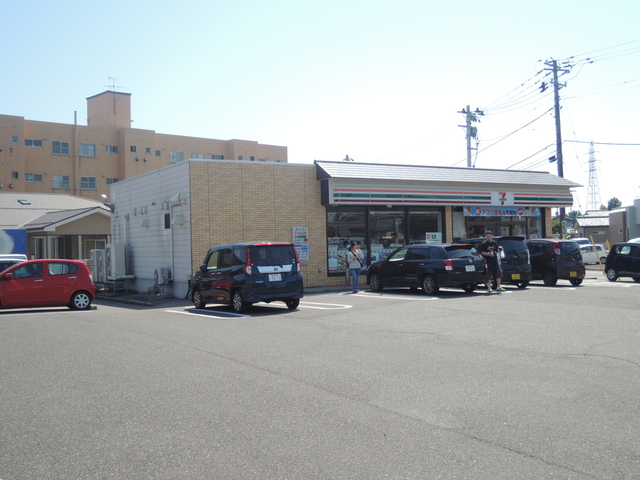 コンビニ　セブンイレブン新潟山二ツ店（コンビニ）まで500m