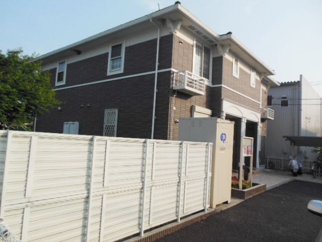 建物外観　★テラス・専用庭のあるお部屋です★
