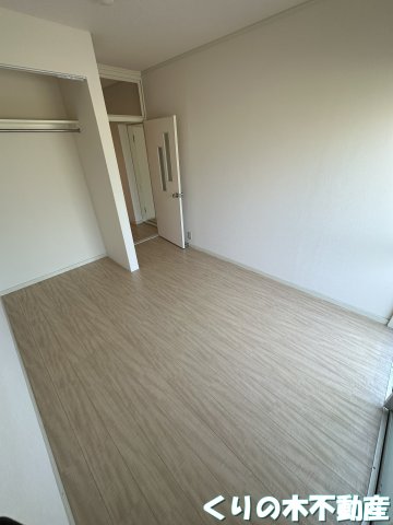 その他部屋・スペース　広くて明るい寝室