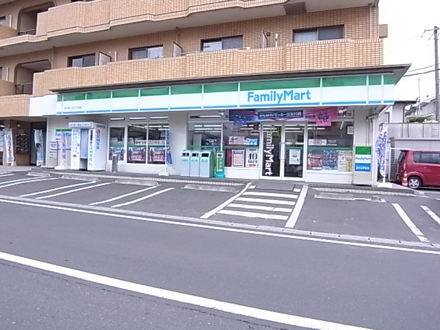コンビニ　ファミリーマート 仙台旭ケ丘三丁目店（コンビニ）まで219m