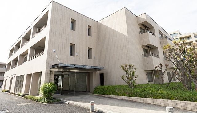 建物外観　鉄筋コンクリート造・総戸数は36戸です。