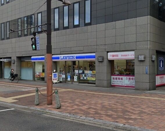 コンビニ　ローソン　岡山シンフォニービル店（コンビニ）まで439m