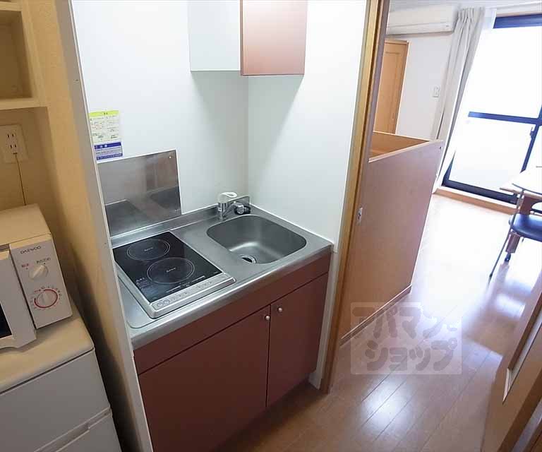 キッチン　２口コンロ装備