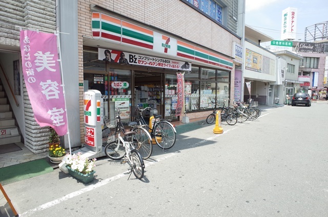 コンビニ　セブンイレブン　西鉄二日市駅前店（コンビニ）まで219m