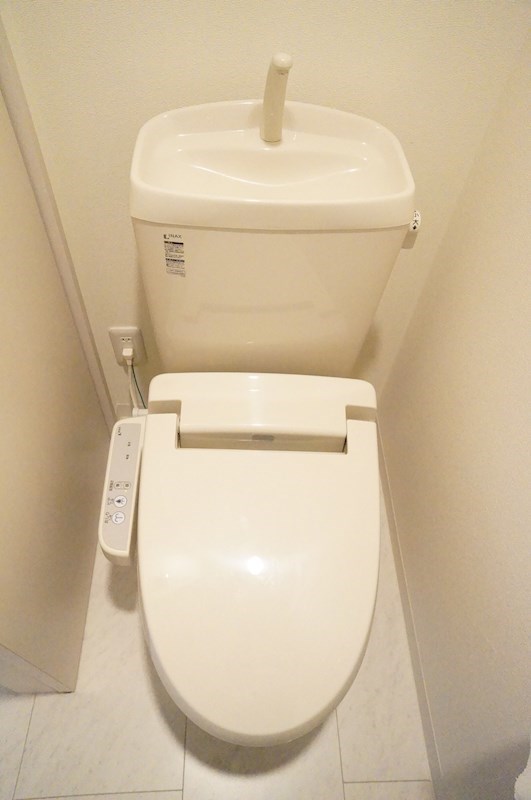 トイレ　温水洗浄便座つき