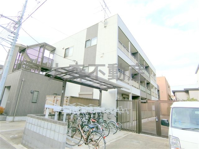 建物外観　2010年4月築　木造地上3階建て総戸数19戸オートロック付