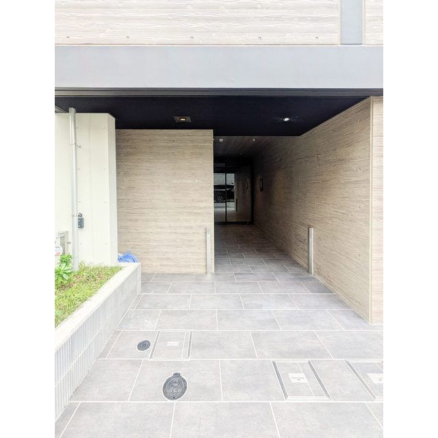 エントランス　建物の内部です