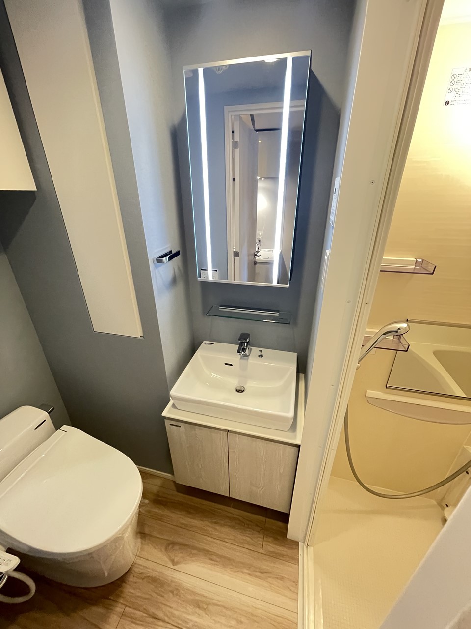 洗面設備　※同物件、別部屋の写真です。