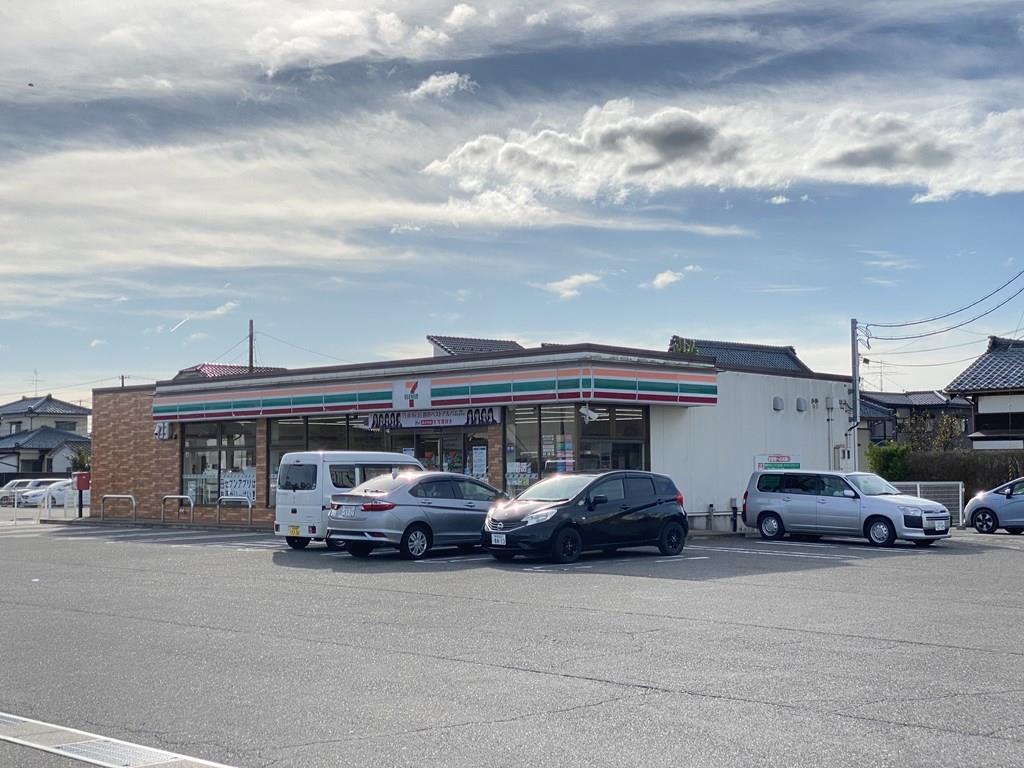 コンビニ　セブンイレブン新潟鯵潟店（コンビニ）まで282m