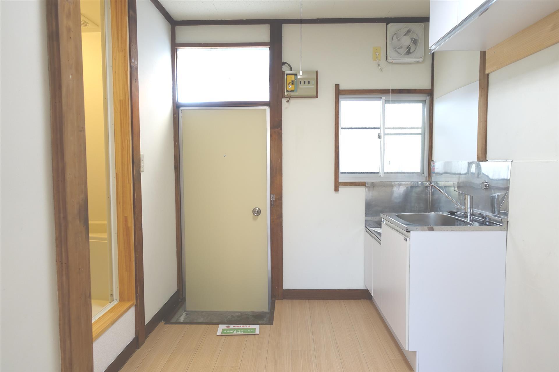 ホワイトヴィレッジの玄関写真