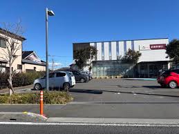 銀行　武蔵野銀行鴻巣支店（銀行）まで706m