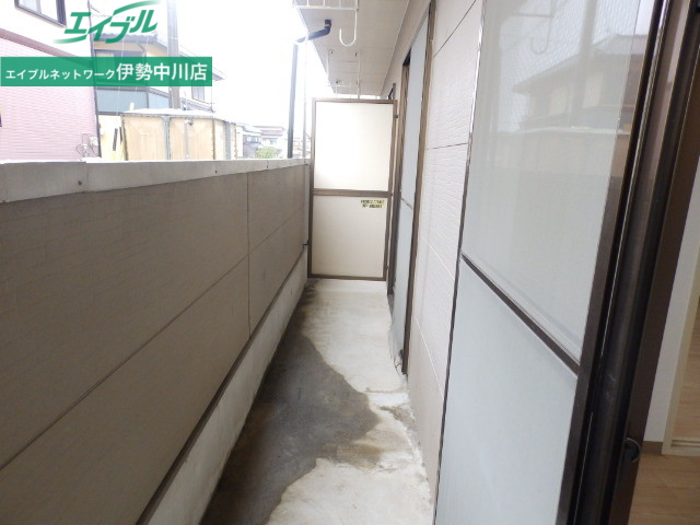 バルコニー　同型の別部屋写真です。