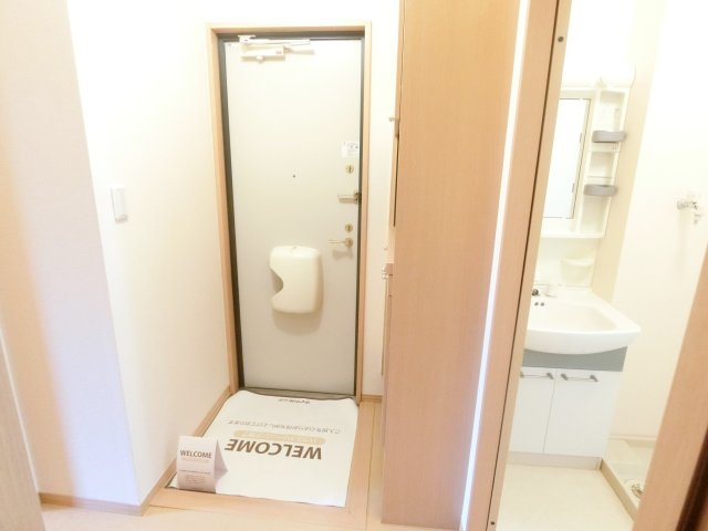 玄関　別号室の参考写真です。