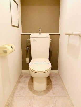 ＪＲ山手線 目白駅 徒歩4分 8階建 築27年のトイレ写真