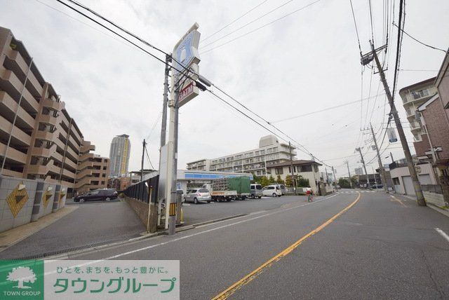 コンビニ　ローソン川口元郷1丁目店（コンビニ）まで930m