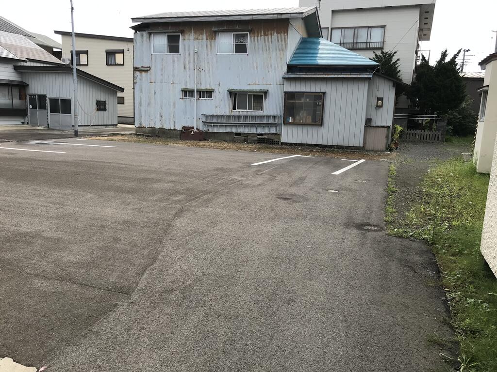 駐車場　1台無料です。