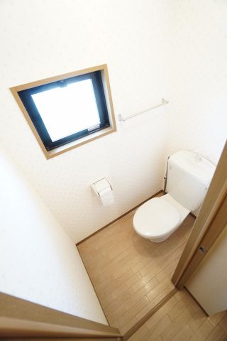 トイレ　※反転タイプの写真です。
