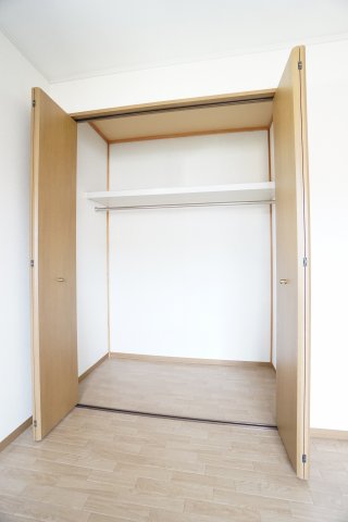 収納　※反転タイプの写真です。