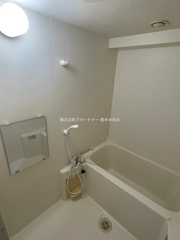 バス・シャワールーム　ゆったりくつろげる空間です☆