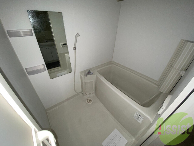 バス・シャワールーム　バス・トイレ別でお掃除しやすいですよ～。