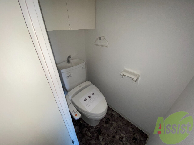トイレ　こちらはトイレです。清潔感があり、安心して使用できます。