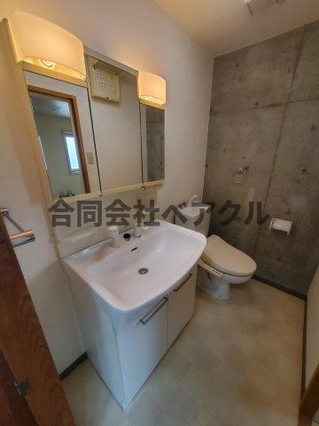 洗面設備　コンパクトで使いやすい洗面所