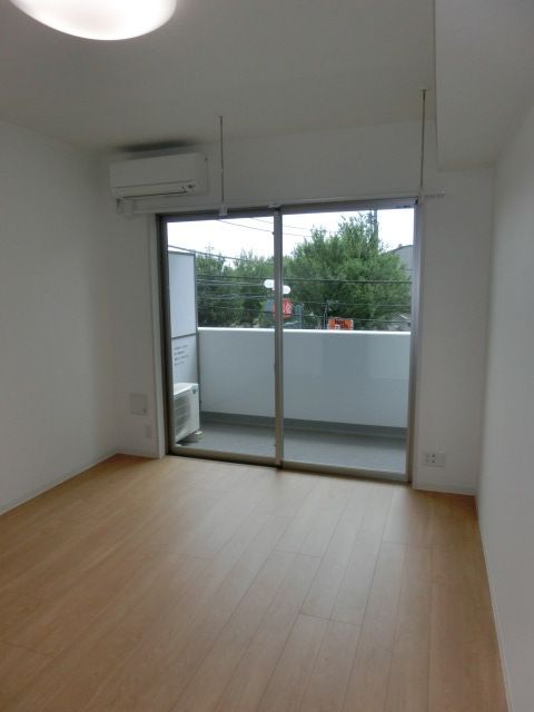 その他部屋・スペース　エアコン付きの広々したお部屋です