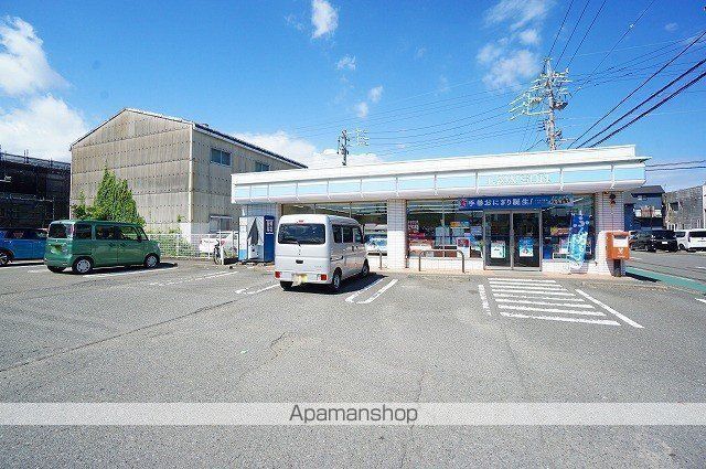 コンビニ　ローソン（コンビニ）まで828m