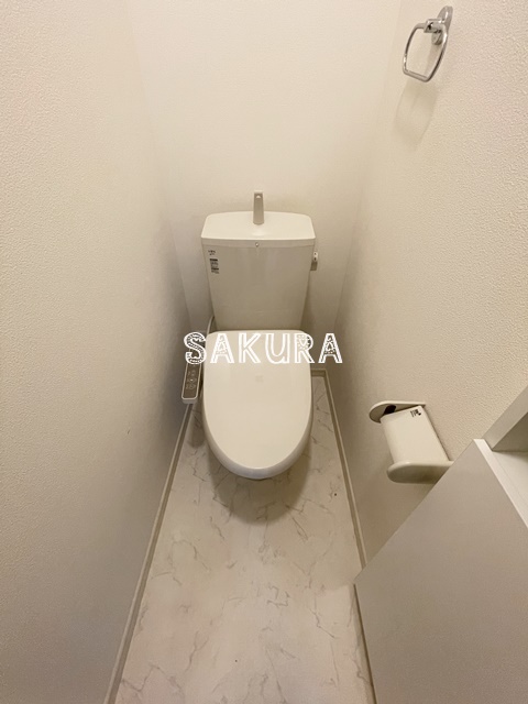 トイレ　嬉しい温水洗浄便座♪