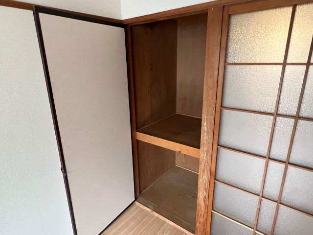 収納　下駄箱は仕切りがついて収納しやすいです。