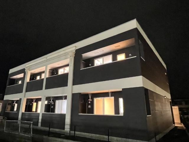 建物外観　外観写真（夜）